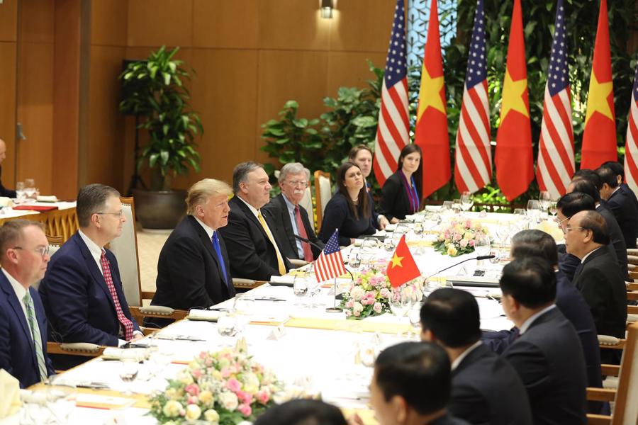 Thủ tướng Nguyễn Xuân Phúc hội kiến Tổng thống Donald Trump - Ảnh 9.