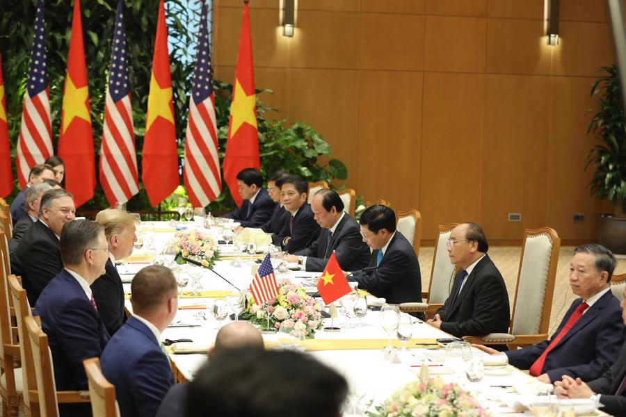 Thủ tướng Nguyễn Xuân Phúc hội kiến Tổng thống Donald Trump - Ảnh 6.