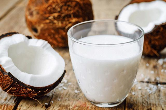 5 lợi ích của sữa dừa cho da - Ảnh 1.