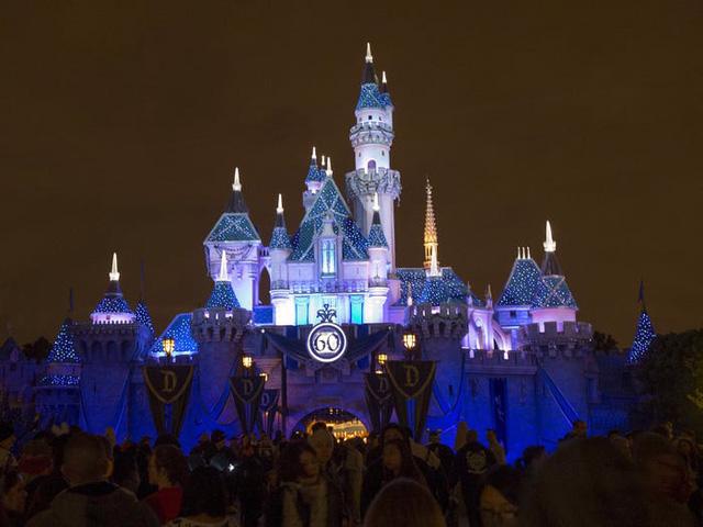 Những bí mật có thể bạn chưa biết về các lâu đài Disney trên khắp thế giới - Ảnh 9.