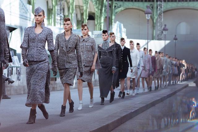 BST Chanel Haute Couture thu đông 2018 – 2019: đậm chất Paris - Ảnh 2.