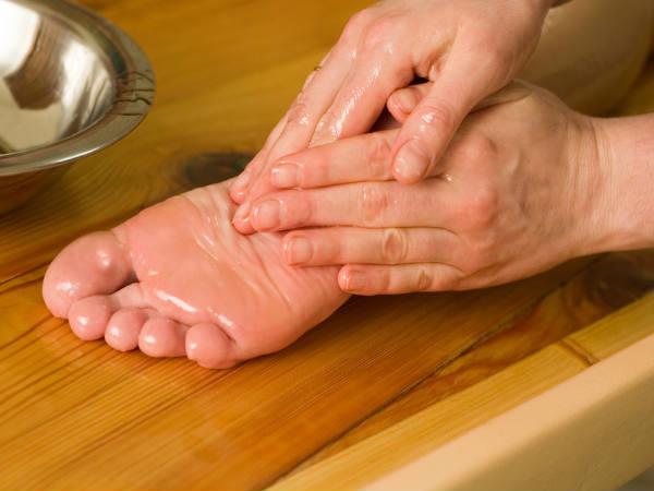 11 cách khắc phục bàn chân lạnh tại nhà - Ảnh 1.