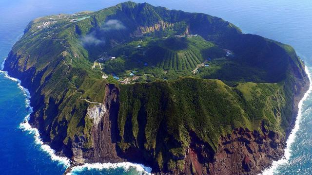 Aogashima: hòn đảo núi lửa - Ảnh 1.