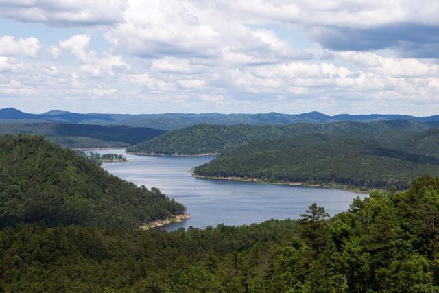 Những hồ nước đẹp mê hồn tại mỗi tiểu bang Hoa Kỳ - Ảnh 36.