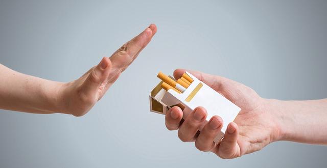 Hút thuốc lá ảnh hưởng đến bệnh nhân ung thư như thế nào? - Ảnh 1.