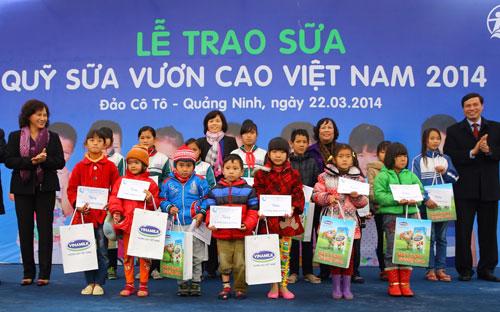 Vinamilk dành 8 tỷ đồng cho quỹ sữa "vươn cao Việt Nam" 2014 4