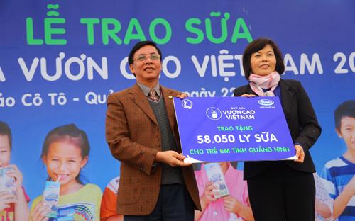 Vinamilk dành 8 tỷ đồng cho quỹ sữa "vươn cao Việt Nam" 2014 1