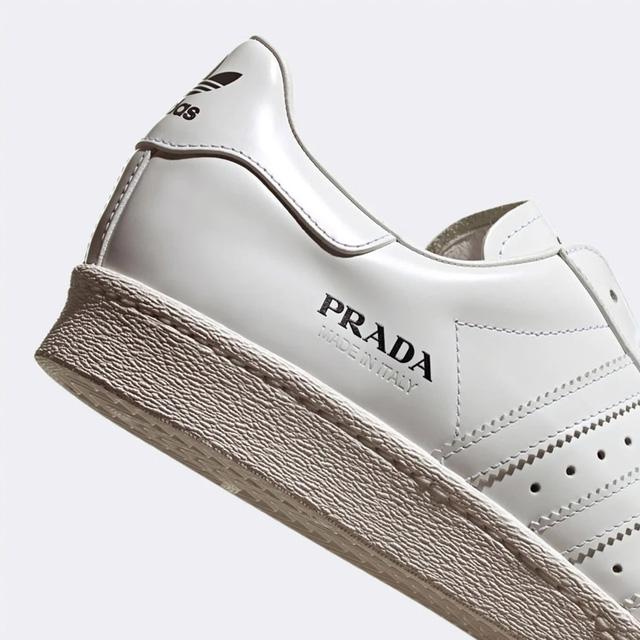 Sản phẩm hợp tác giữa Adidas và Prada: đơn giản đến khó tin - Ảnh 2.