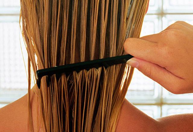Tìm nguyên nhân khiến tóc của bạn xơ rối và hư tổn - Ảnh 5.