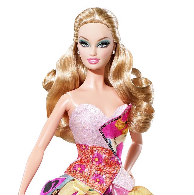 Búp bê Barbie: quyến rũ học sinh, mất lòng phụ huynh - Ảnh 7.