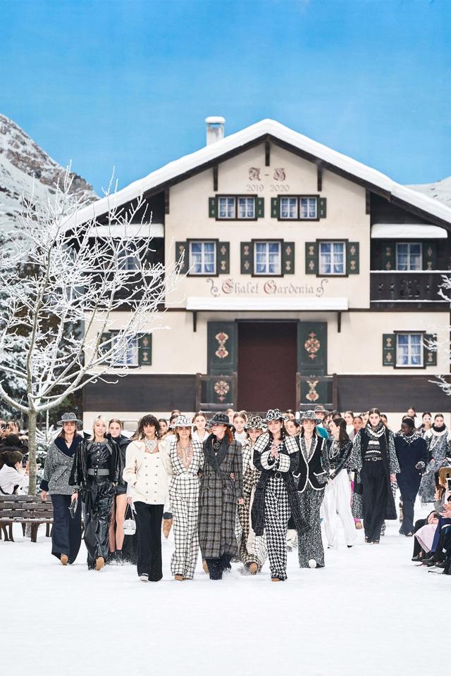 BST Thu - Đông 2019 của Chanel: lời tạm biệt tuyệt đẹp của Karl Lagerfeld - Ảnh 20.