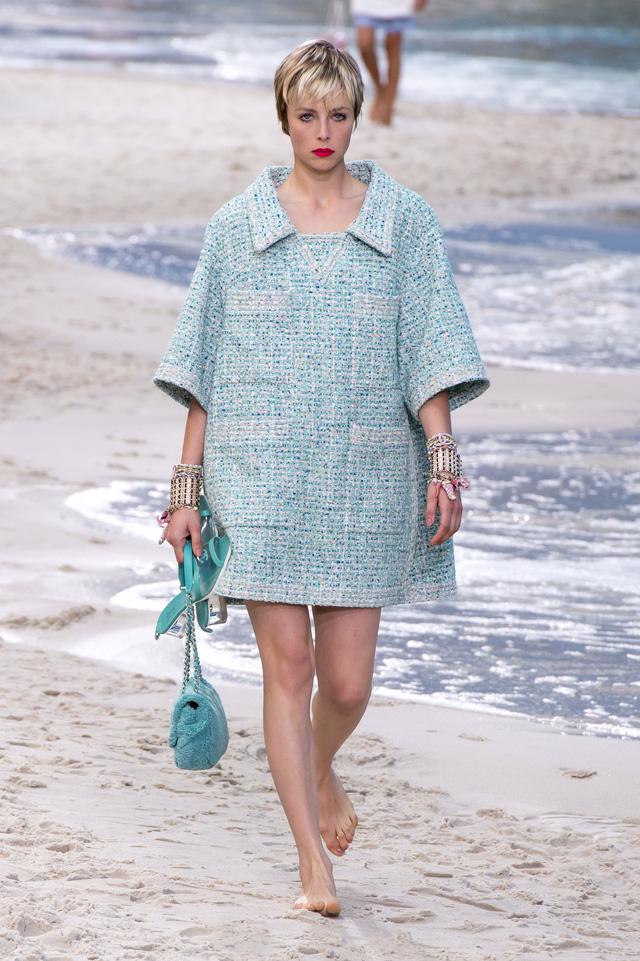 BST Xuân - Hè 2019 của Chanel: những quý cô trên bãi biển - Ảnh 5.