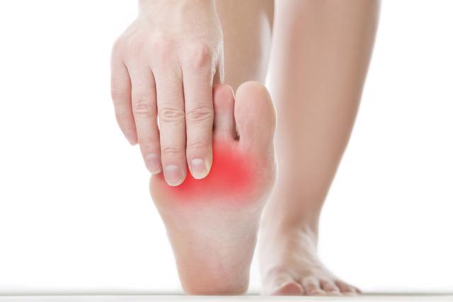 5 triệu chứng sức khỏe có thể nhìn thấy qua bàn chân - Ảnh 2.