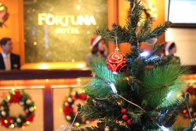 Giáng sinh ấm áp tại Khách sạn Fortuna Hà Nội - Ảnh 1.