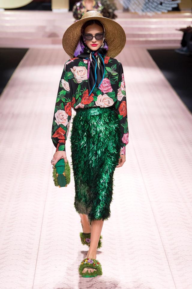 BST ngập sắc hoa cho mọi lứa tuổi của Dolce & Gabbana - Ảnh 8.