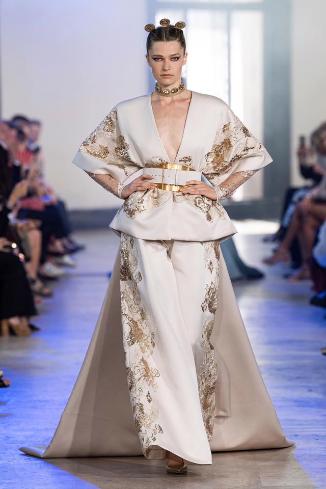 BST Haute Couture Thu - Đông 2019 của Elise Saab: phương Đông huyền bí - Ảnh 14.