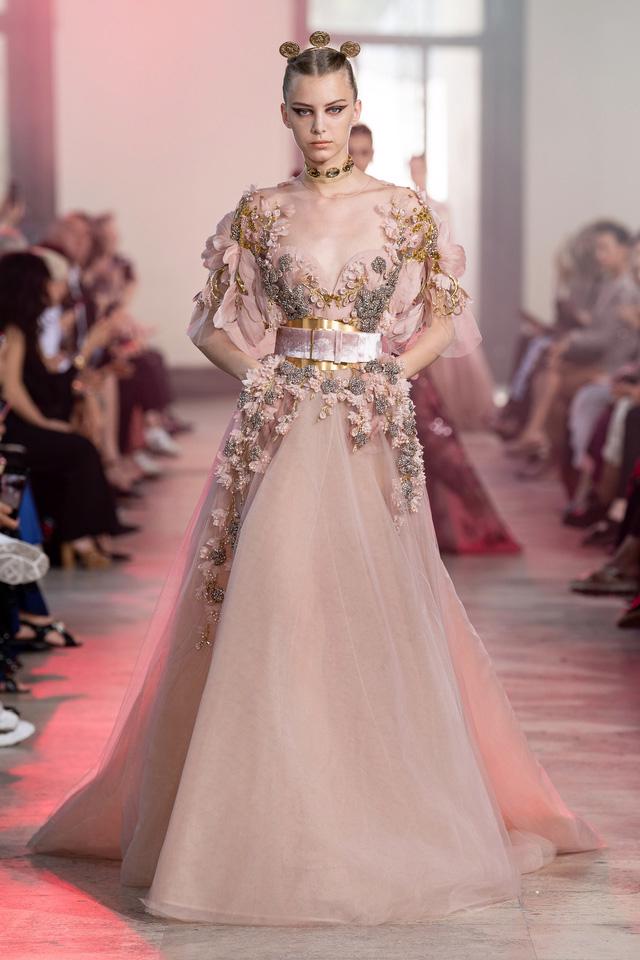 BST Haute Couture Thu - Đông 2019 của Elise Saab: phương Đông huyền bí - Ảnh 17.