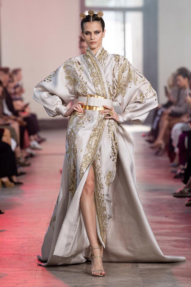 BST Haute Couture Thu - Đông 2019 của Elise Saab: phương Đông huyền bí - Ảnh 18.