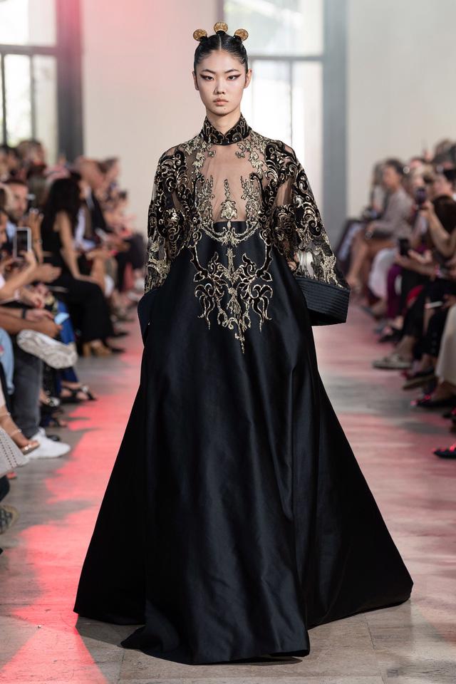 BST Haute Couture Thu - Đông 2019 của Elise Saab: phương Đông huyền bí - Ảnh 19.