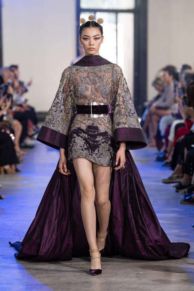 BST Haute Couture Thu - Đông 2019 của Elise Saab: phương Đông huyền bí - Ảnh 7.