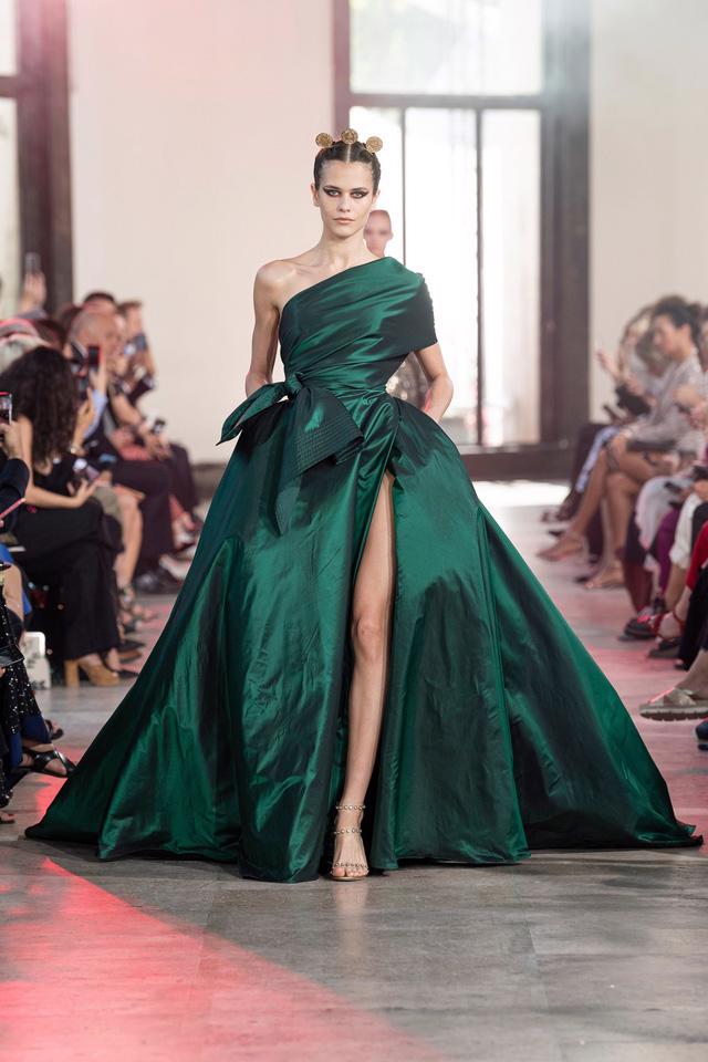 BST Haute Couture Thu - Đông 2019 của Elise Saab: phương Đông huyền bí - Ảnh 10.