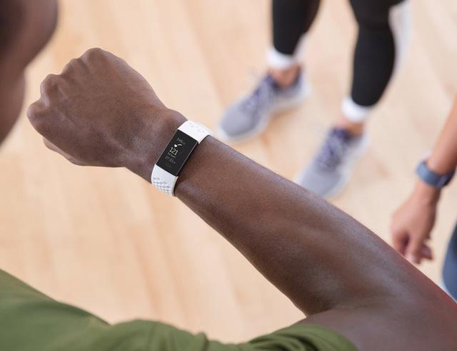 Fitbit Charge 3 – đồng hồ theo dõi luyện tập thể thao đã trở lại - Ảnh 4.