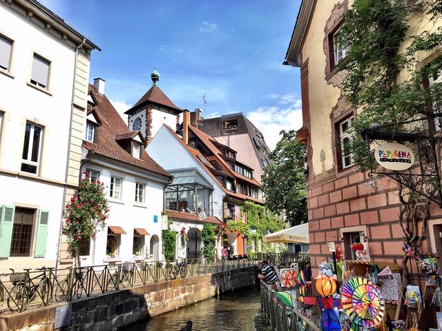 Freiburg: thành phố xanh đẹp như cổ tích - Ảnh 2.