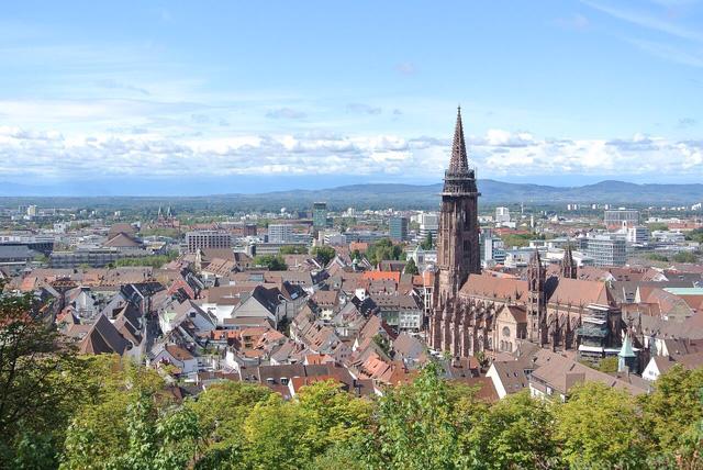 Freiburg: thành phố xanh đẹp như cổ tích - Ảnh 4.