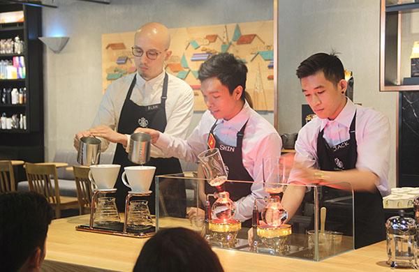 Starbucks khai trương cửa hàng Cà phê Reserve đầu tiên tại Việt Nam - Ảnh 1