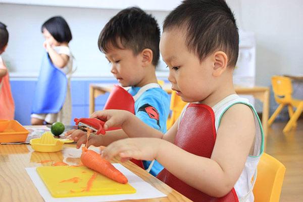 Ba mẹ có thể áp dụng PPGD Montessori ngay tại nhà - Ảnh 2