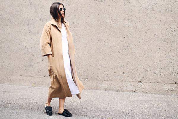 ​Nhất định phải có một chiếc trench coat… - Ảnh 1