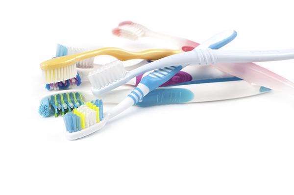 8 cách dùng bàn chải đánh răng… không để đánh răng - Ảnh 6