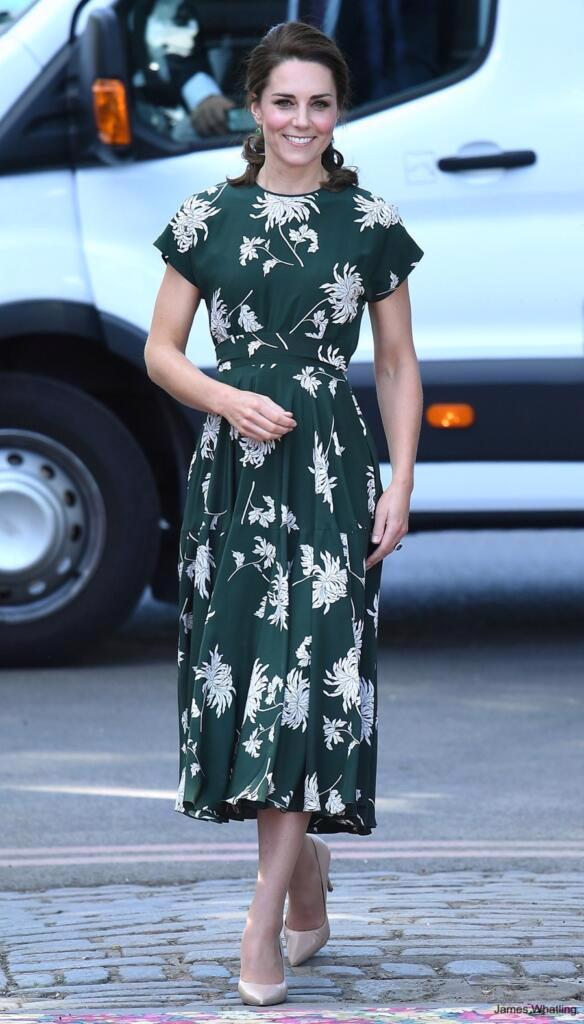 Diện váy vintage như công nương Kate Middleton, bạn đã biết cách chưa? - Ảnh 10.