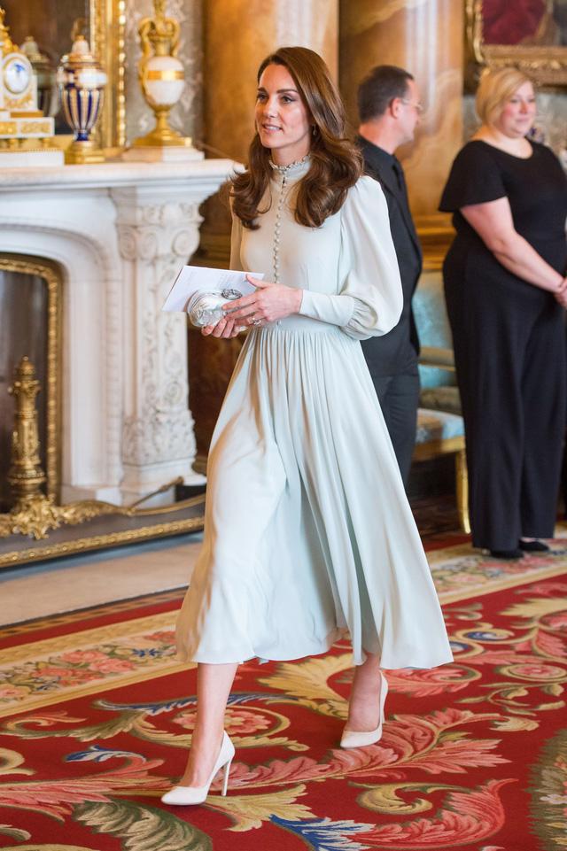 Diện váy vintage như công nương Kate Middleton, bạn đã biết cách chưa? - Ảnh 13.