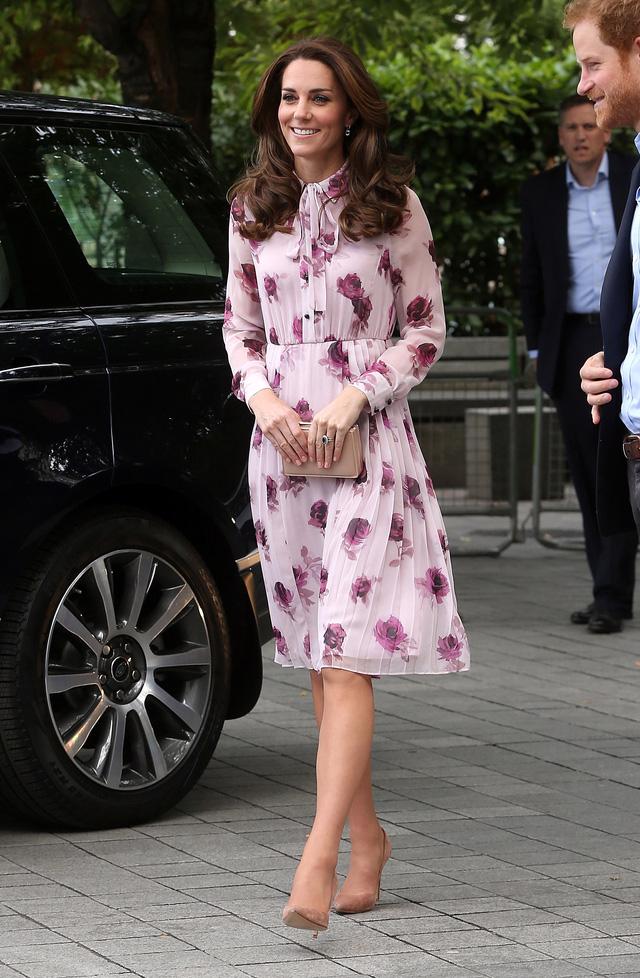 Diện váy vintage như công nương Kate Middleton, bạn đã biết cách chưa? - Ảnh 7.