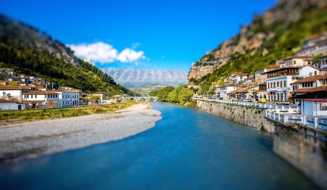 Albania – vùng đất đẹp ẩn mình giữa châu Âu - Ảnh 6.