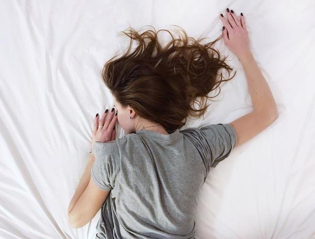 Hội chứng ngủ nhiều: 6 hậu quả khó lường - Ảnh 2.