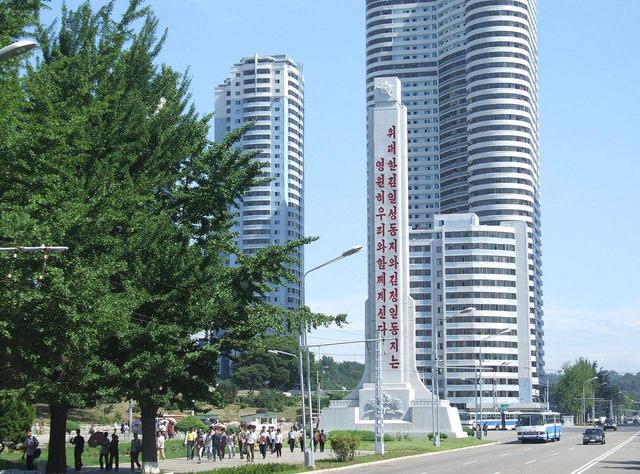 Ngắm tòa nhà 70 tầng xây trong một năm tại Triều Tiên - Ảnh 6.