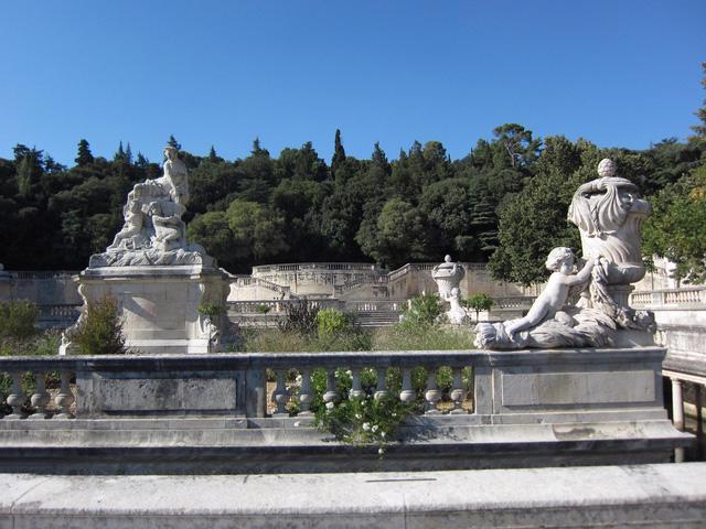 Mùa thu vàng mơ mộng ở Nîmes - Ảnh 12.