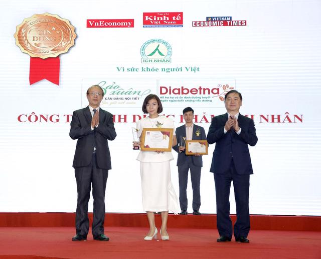 Bảo Xuân vinh dự nhận giải thưởng Sản phẩm nội tiết tố nữ được tin dùng số 1 Việt Nam - Ảnh 1.