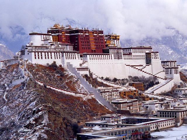 Potala – kỳ quan tôn giáo của Tây Tạng - Ảnh 3.