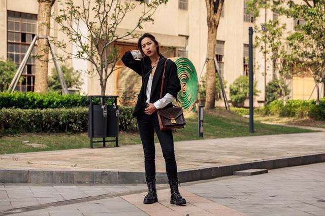 Thượng Hải Fashion Week 2020: áo blazer ngoại cỡ tràn ngập đường phố - Ảnh 8.