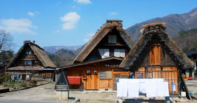 Shirakawa-go: làng cổ đẹp như tranh của Nhật Bản - Ảnh 2.