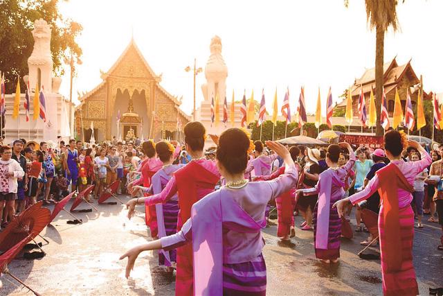 Lễ hội nước Thái Lan sắp bắt đầu - Ảnh 1.