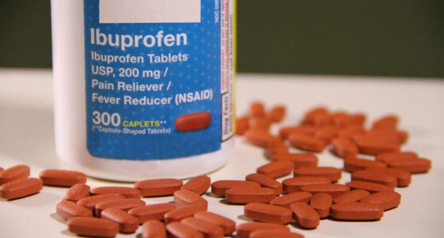 Sốt xuất huyết: tuyệt đối không dùng aspirin và ibuprofen - Ảnh 2.