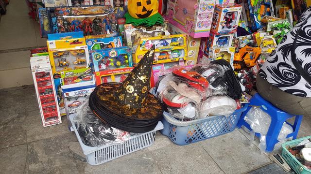Thị trường Halloween: hàng Trung Quốc vẫn chiếm đa số - Ảnh 3.