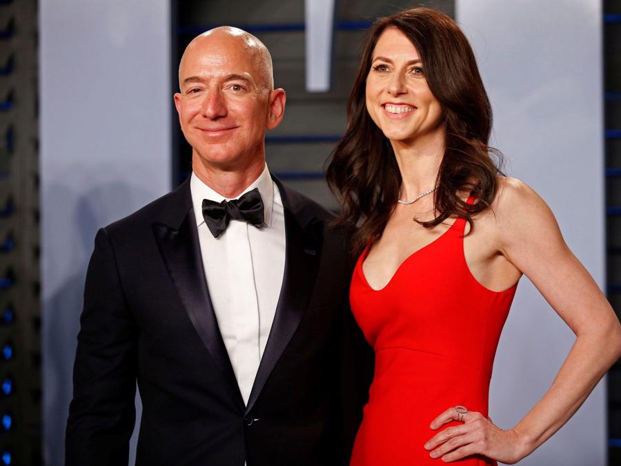 Tỷ ph&uacute; Jeff Bezos v&agrave; vợ cũ&nbsp;Mackenzie Scott - Ảnh: Getty Images