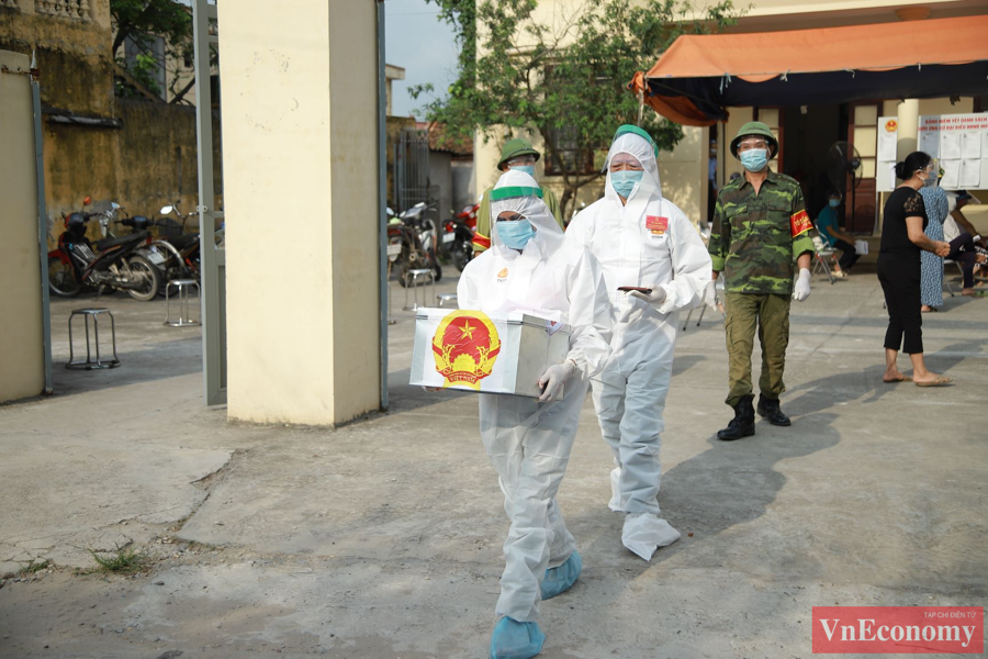 Giữa tâm dịch Bắc Ninh, ngày hội bầu cử diễn ra trang trọng, an toàn - Ảnh 5