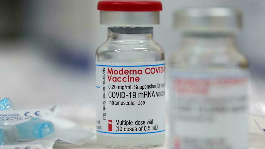 Hơn 5 triệu liều vaccine Moderna đã về Việt Nam - Ảnh 1