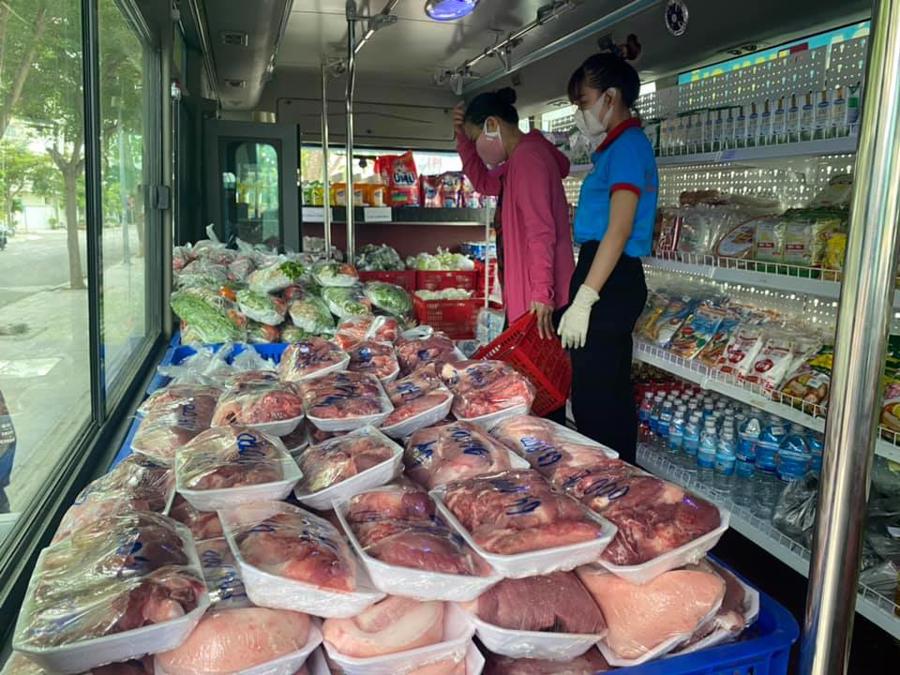 Doanh nghiệp Nha Trang biến xe buýt thành điểm bán thực phẩm - Ảnh 4